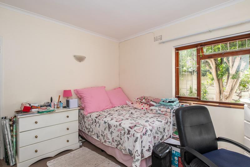 To Let 4 Bedroom Property for Rent in Meadowridge Western Cape